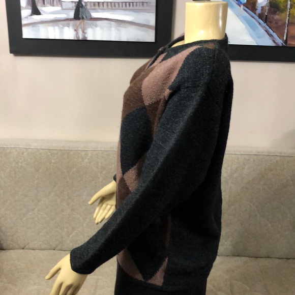 LISE J. CARDIGAN WITH NICE DECOR SIZE M-L - Picture 4 of 8